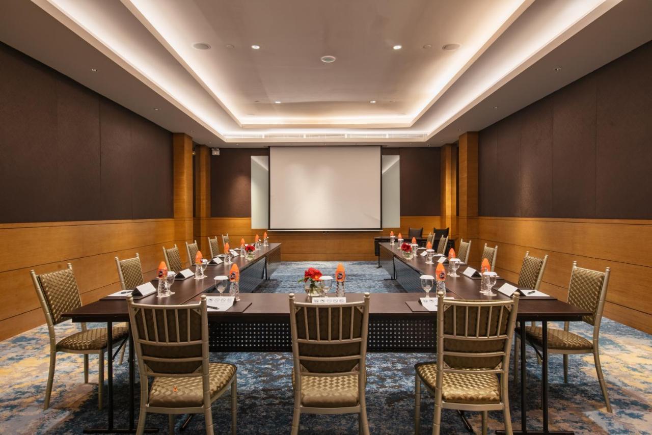 Vasa Hotel Surabaya Esterno foto